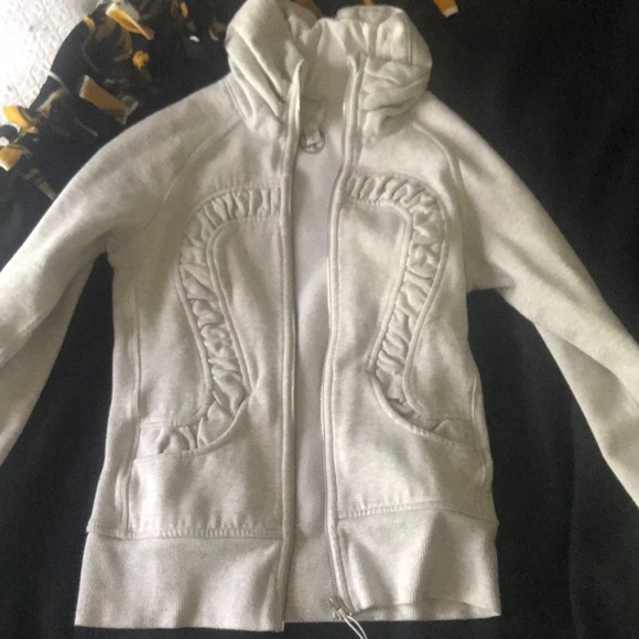lululemon athletica Jackets & Blazers - Lulu grey sweatshirt